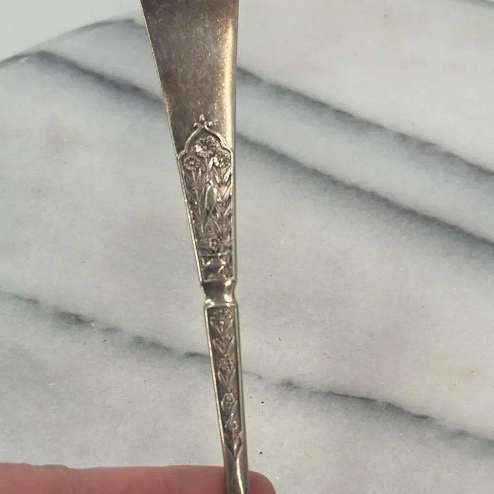 Antique Reed & Barton scalloped silver plated shell serving spoon